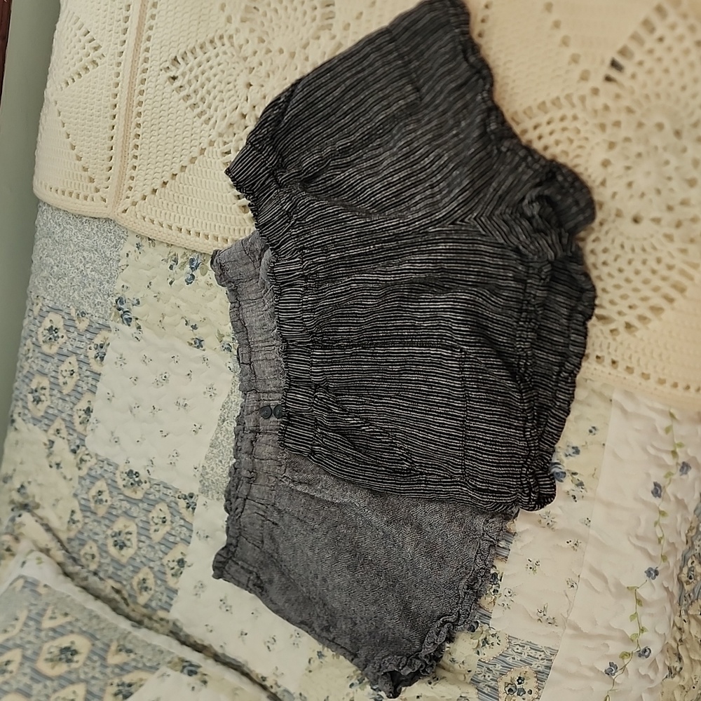 Womens's Time and Tru Shorts. Size L (12-14)